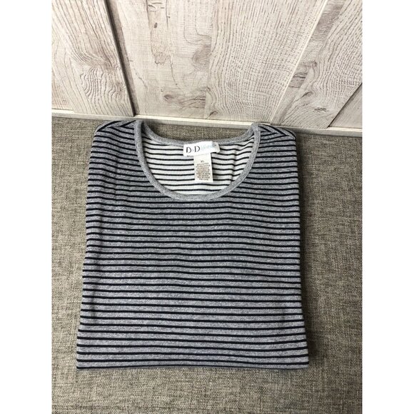 D & D Womens Top Size XL Black Gray Striped Short Sleeves Shirt Summer Casual - Picture 2 of 4
